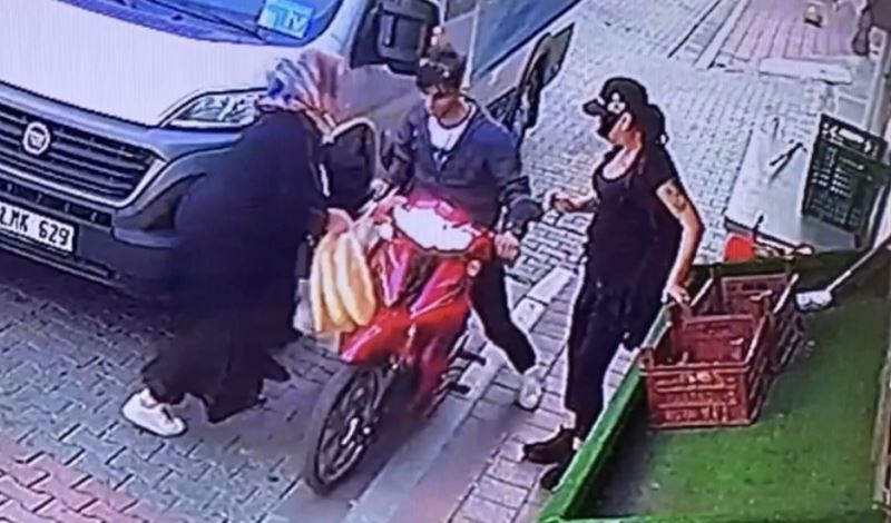 Fatih’te cep telefonu hırsızı, motosikletini kadının üzerine sürerek kaçtı
