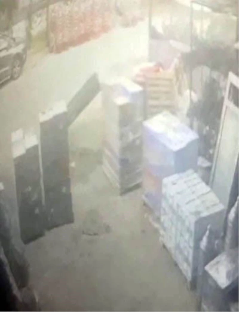 İkitelli Esenler Sanayi Sitesindeki işyerindeki patlama anı kamerada
