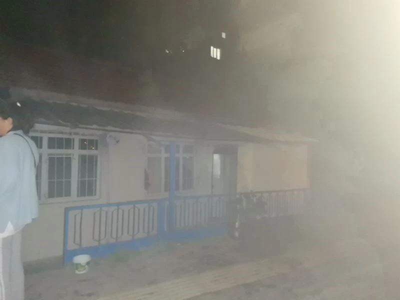 Alkollü şahsın ocakta unuttuğu yemek yangın çıkardı
