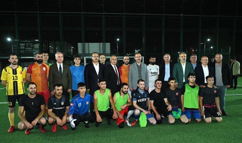 Gençlik ve Spor Bakanı Kasapoğlu’ndan Yenişehir’e sürpriz gece ziyareti
