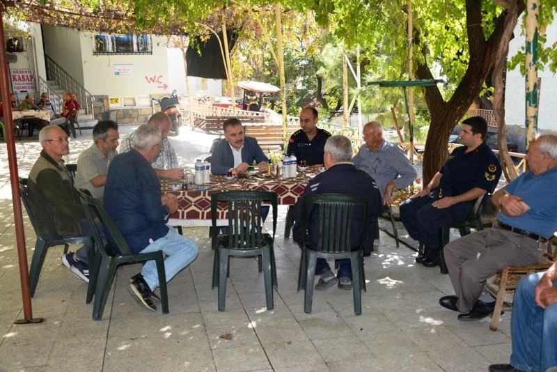 Kaymakam Odabaş “İlçemizde mahallelerimizin mevcut sorunlarını yerinde gözlemliyor, sorunların çözümü noktasında kurumlarımız gerekli çalışmaları yürütüyor.”
