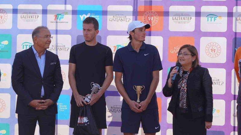 Uluslararası Gaziantep Cup Tenis Turnuvası’nda finalistler kupalarına kavuştu
