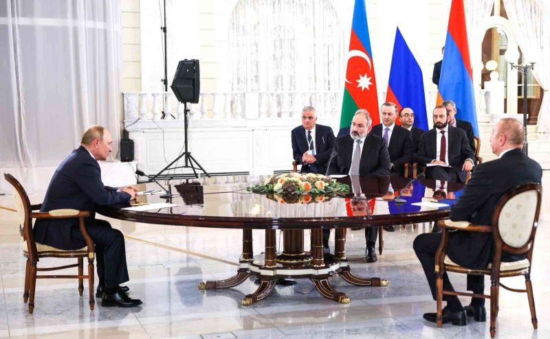 Rusya, Azerbaycan ve Ermenistan’dan ortak bildiri: “Ermenistan ve Azerbaycan güç kullanımından ve güç kullanma tehdidinden kaçınma konusunda anlaşmışlardır”
