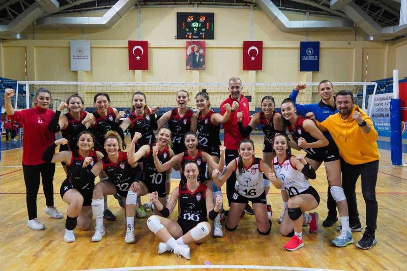 TVF Kadınlar 2. Ligi: Bilecik Belediye Spor Kadın Voleybol Takımı:3 - MFA Zonguldak DSİ:1
