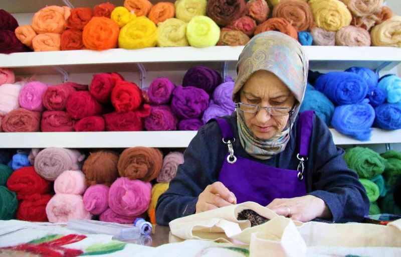 Küçücük odadan hayvanların yününü dünyaya ihraç etmeyi başardılar
