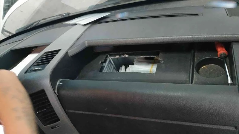 Habur Sınır Kapısı’nda binlerce kaçak cep telefon ele geçirildi
