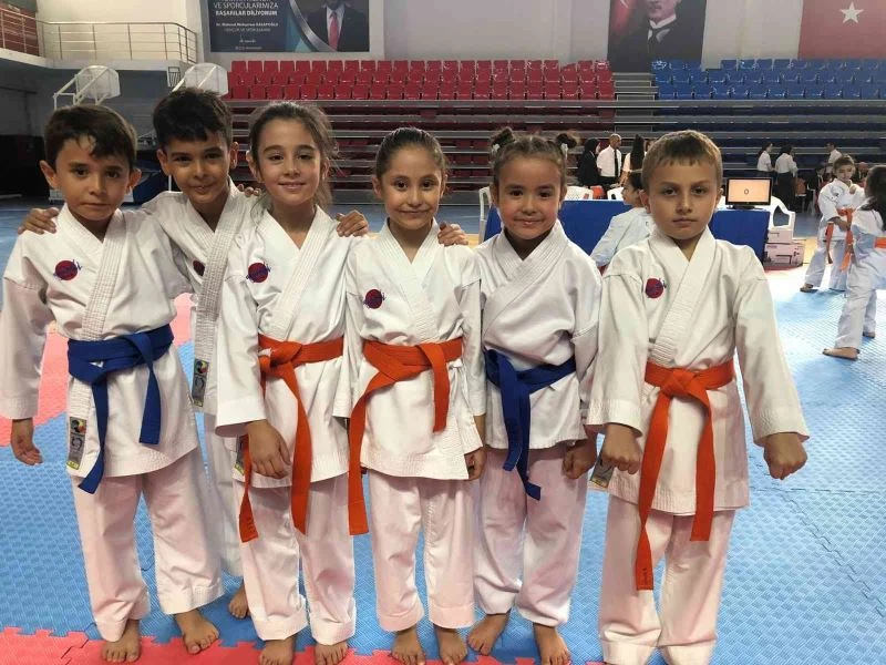 Manisa BBSK’lı karatecilerden 10 madalya
