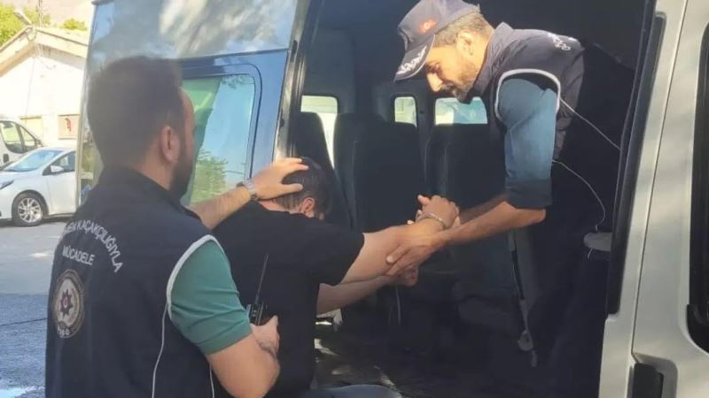 Erzincan’da 5 kaçak göçmen ve 1 organizatör yakalandı
