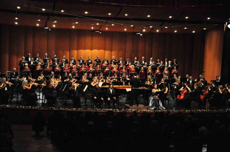 Bursa’da senfoni sezonuna muhteşem açılış

