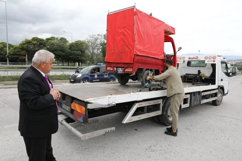 Yetkisiz atık toplayan çekçekçilere geçit yok
