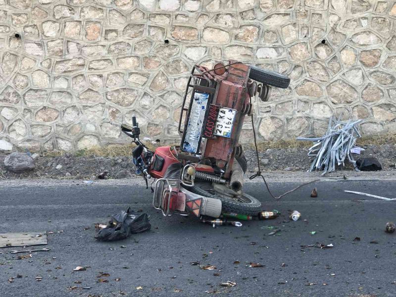 Elazığ’da motosikletler çarpıştı: 2 yaralı
