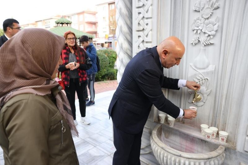 Mevlit Kandili’nde Keçiören’in çeşmelerinden şerbet aktı
