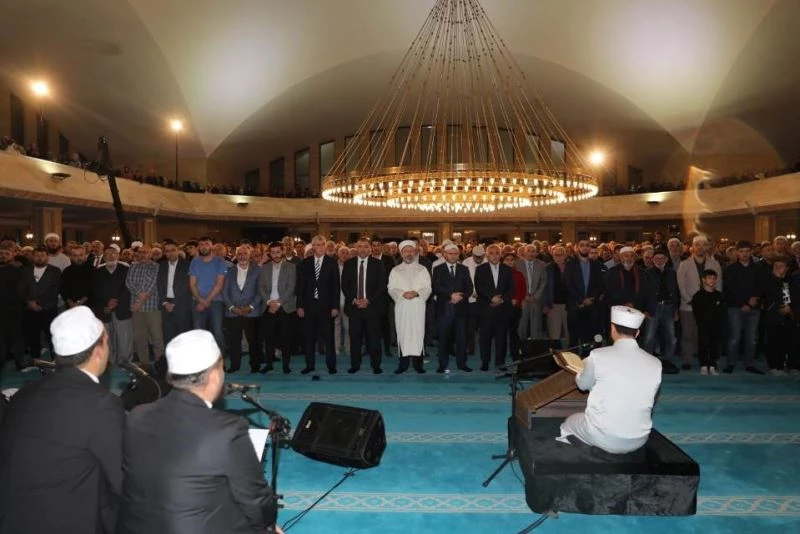 Diyanet İşleri Başkanı Erbaş: “Kur’an-ı öğrenip anlayarak yaşayarak hayatımızda rehber edinmeliyiz”

