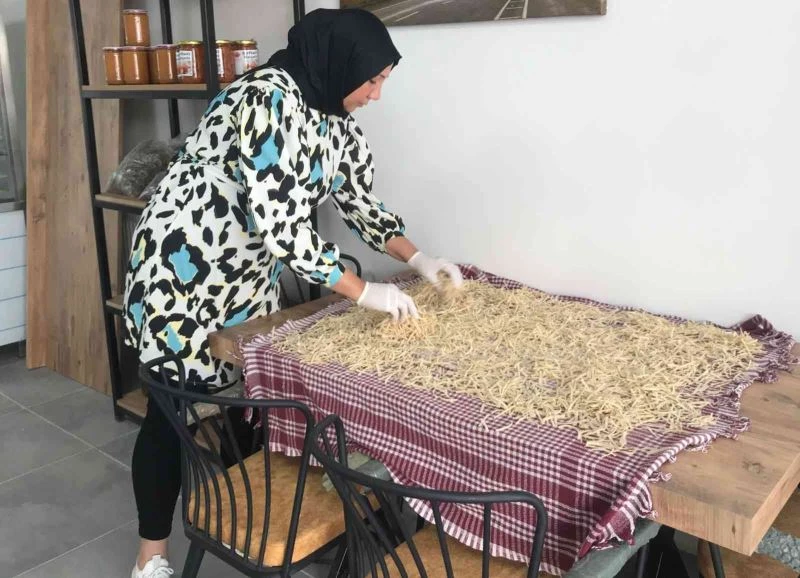 Kadınlar yazın üretip sonbahar ve kış aylarında satıyorlar
