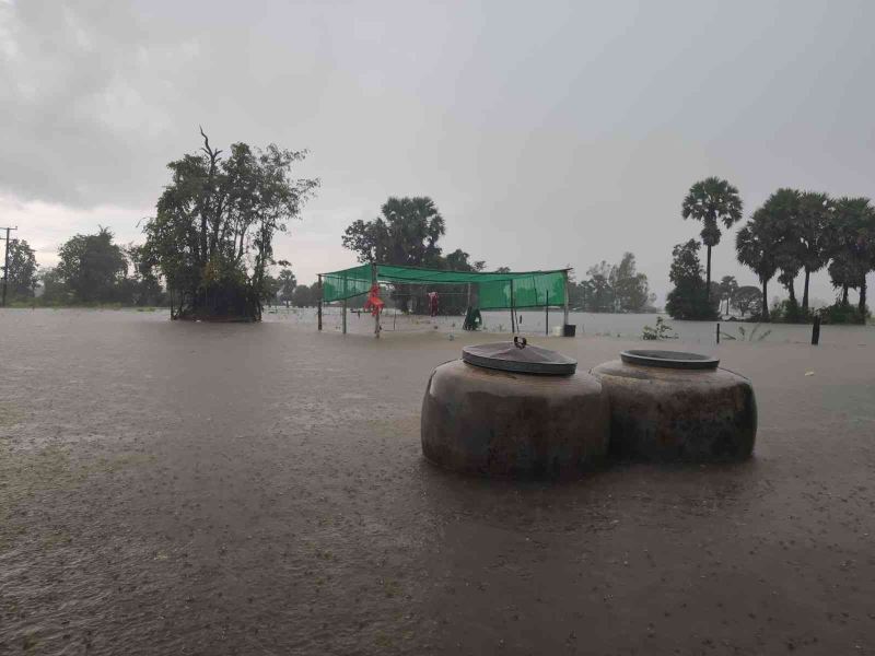 Tayland’da bir kentin neredeyse tamamı sular altına kaldı

