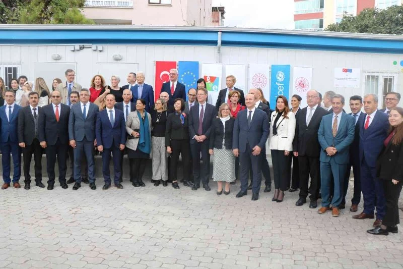 AB destekli prefabrik okul öncesi sınıflar, büyükelçilerin katılımıyla açıldı
