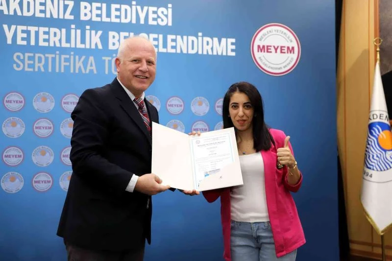 Akdeniz Belediyesi gençlere istihdam kapısı açmaya devam ediyor
