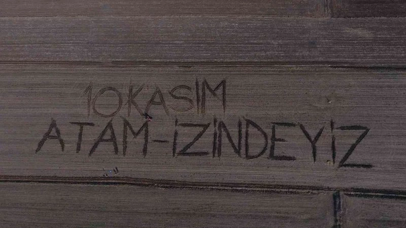 Trakya’da tarlaya yazılan “10 Kasım Atam İzindeyiz” yazısı havadan görüntülendi
