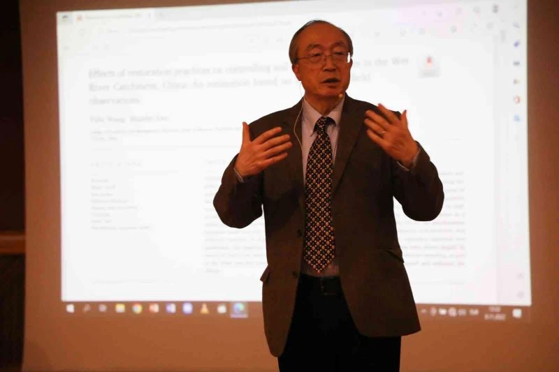 “Uluslararası Bilimsel Dergilerde Makale Yazma ve Yayınlama Teknikleri” semineri yapıldı
