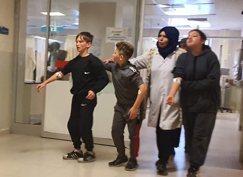 Bursa’da gıda zehirlenmesi sonucu 13 öğrenci hastanelik oldu
