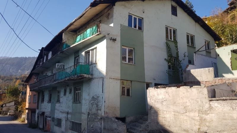 Kentsel dönüşüm için boşaltılan evlerde hırsızlık
