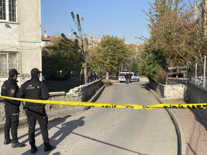 Başkent’te Afganistan uyruklu 5 kişinin öldürüldüğü evde incelemeler devam ediyor
