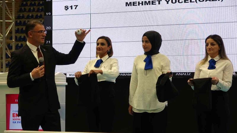 Van’da ev sahibi olmak isteyenlerin heyecanlı bekleyişi başladı
