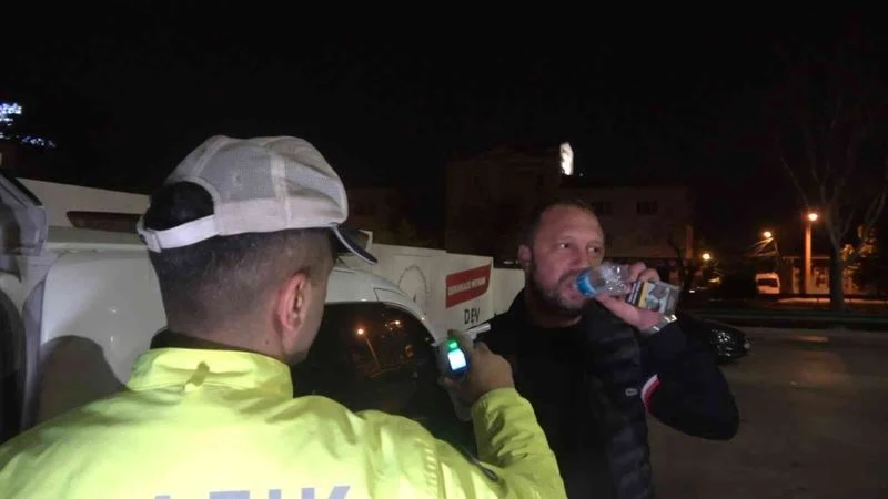 Alkollü çıkmamak için dakikalarca su içti 1,34 promil alkollü çıktı
