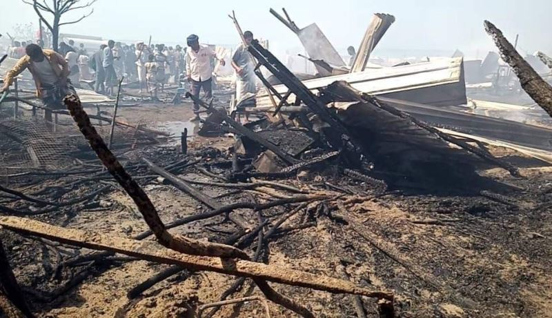 Yemen’de sığınmacı kampında yangın çıktı: 60 çadır kül oldu
