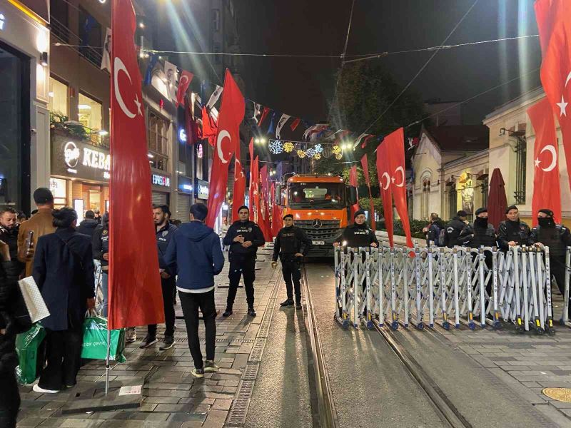 İstiklal Caddesi yaya trafiğine kapatıldı
