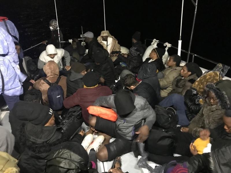 Ege’de 185 göçmen kurtarıldı
