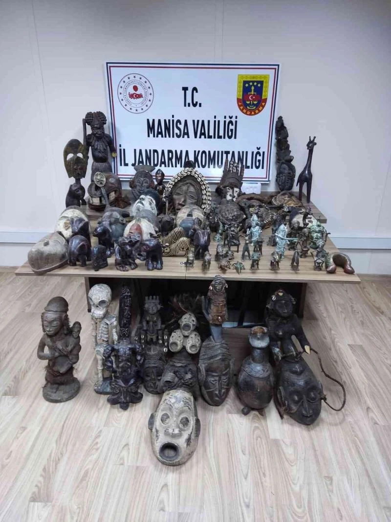 Durdurulan araçtan tarih fışkırdı
