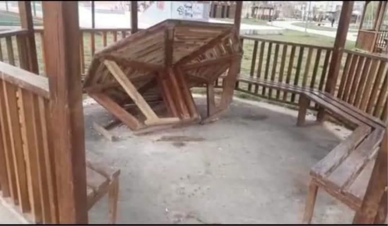 Elbistan’da park ve mesire alanlarındaki kamelyalar tahrip edildi
