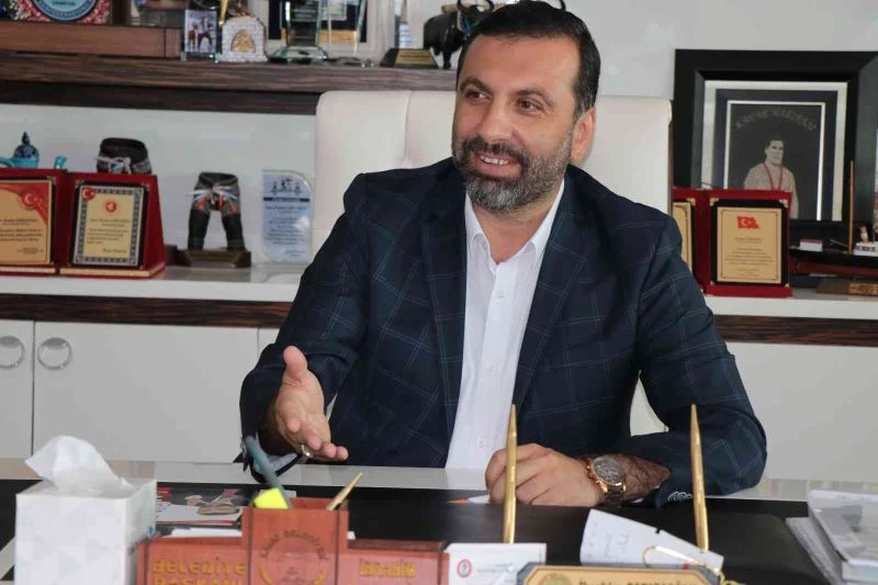 Sarıcaoğlu: “Biz ilçemize sevdalıyız”
