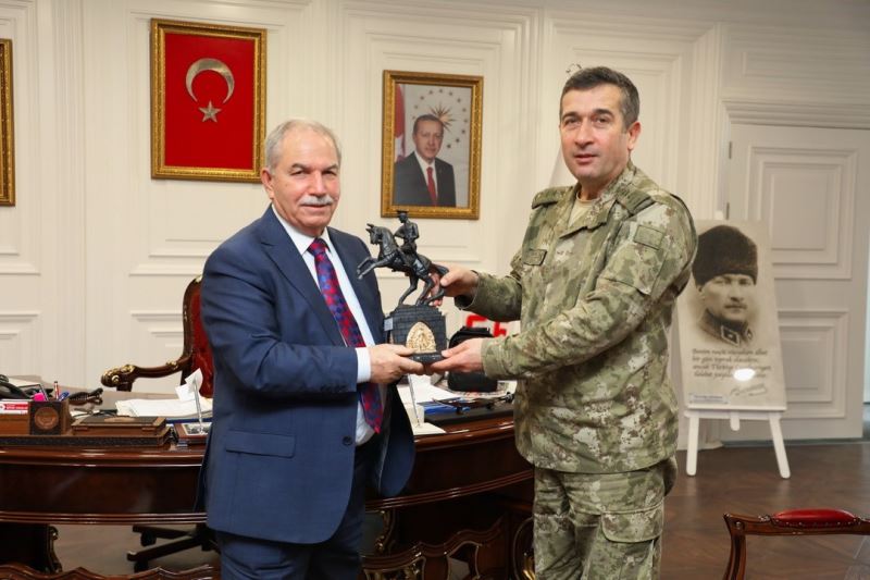 Başkan Demirtaş: “Komutanlık yerleşkesi ilçemize ayrı bir değer katıyor”
