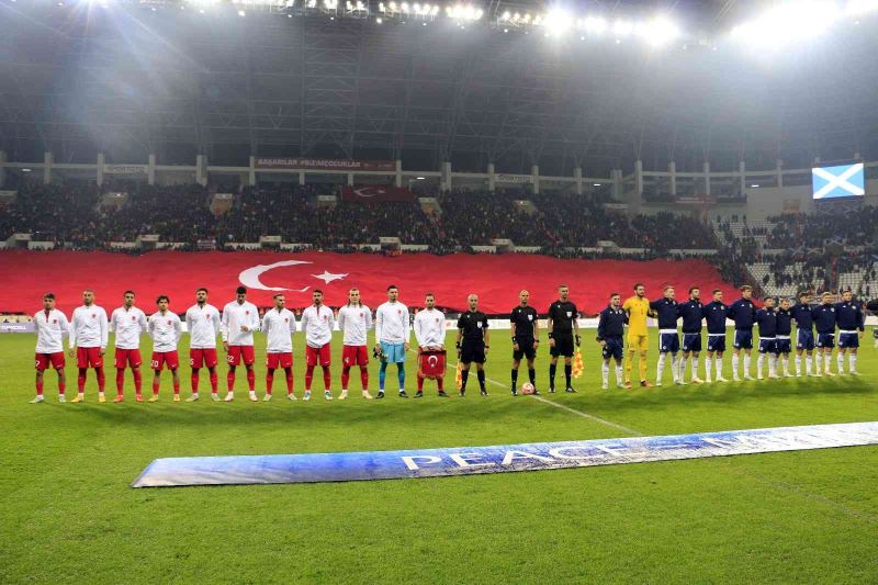 Hazırlık maçı: Türkiye: 1 - İskoçya: 0 (İlk yarı)
