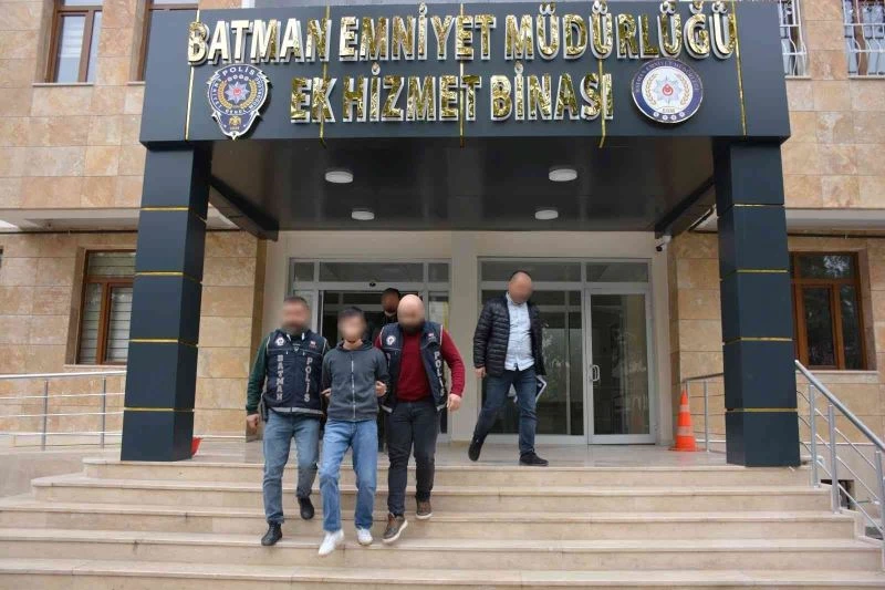 Batman’da el yapımı patlayıcıyla binaya 2 kez saldırı düzenleyen 2 kişi yakalandı
