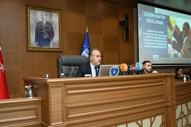 Ayın vatandaşları ödüllendirildi
