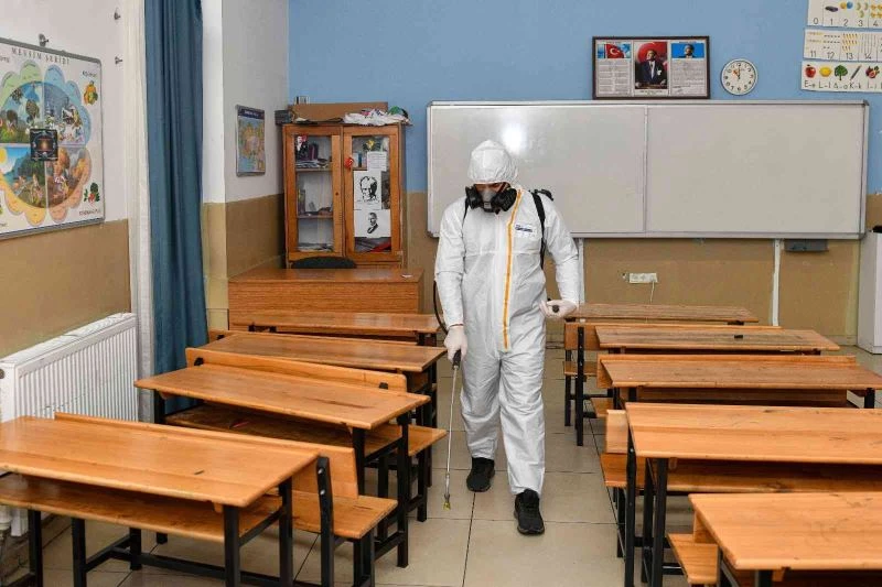 Esenyurt’ta okullar ilaçlanıyor
