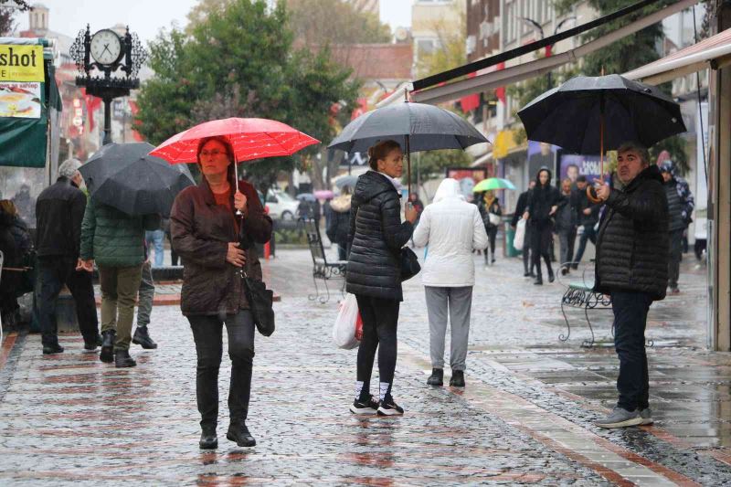 Edirne’de haftalar sonra yağmur yağışı başladı
