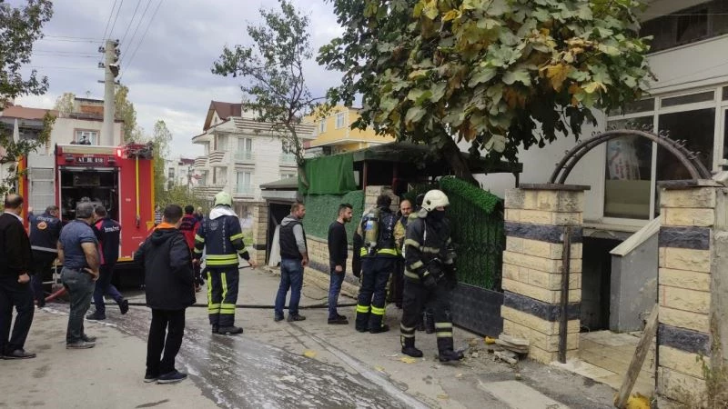 Kaynak yapılan atölyede yangın çıktı
