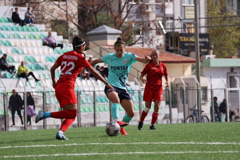Kadınlar Futbol Süper Lig’inde Fomget Rüzgarı esmeye devam ediyor
