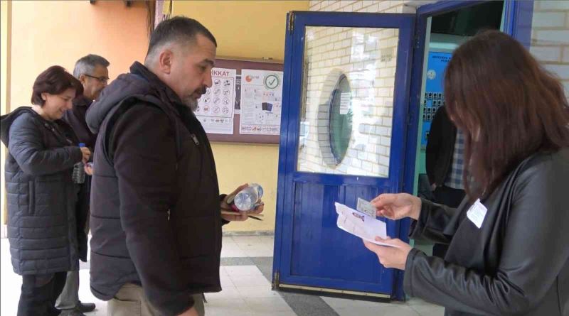 Giresun’da 11 okulda 3 bin 134 öğretmen Uzman Öğretmenlik Sınavına girdi
