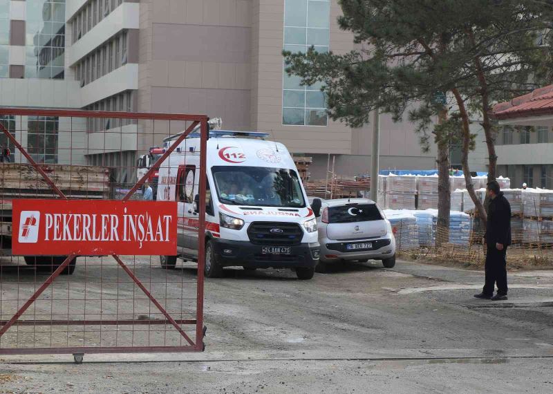 Erzincan’da yapımı devam eden hastane inşaatının 3’ncü katından düşen işçi yaralandı
