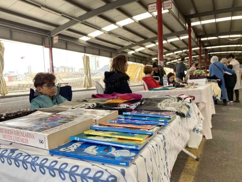 Ataşehir’de ’Atık Azaltım Haftası’ dolayısıyla Takas Pazarı kuruldu
