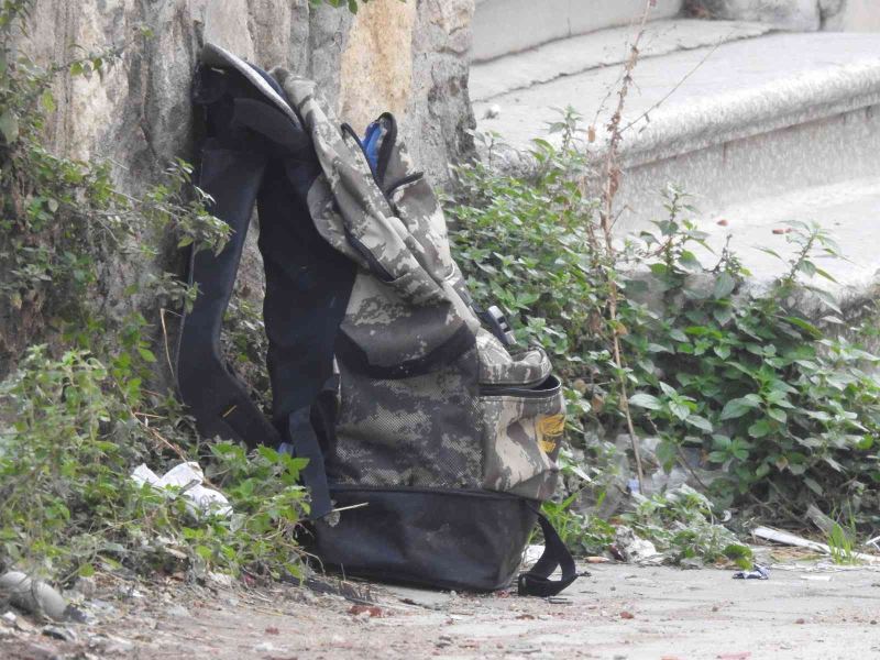 Edirne’de bomba paniği: Şüpheli çantadan kıyafet çıktı
