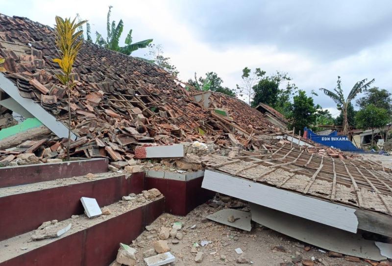 Endonezya’daki depremde can kaybı 162’ye yükseldi
