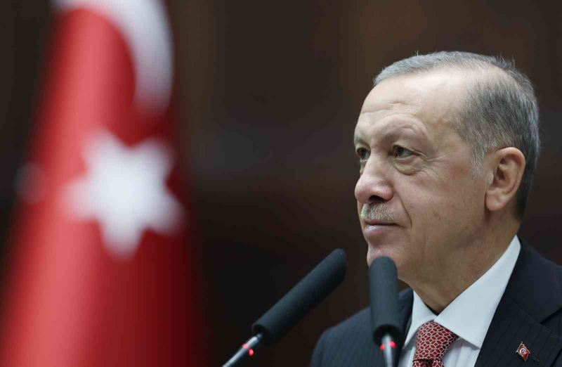 Cumhurbaşkanı Erdoğan: “En uygun olan vakitte karadan da teröristlerin tepesine bineceğiz
