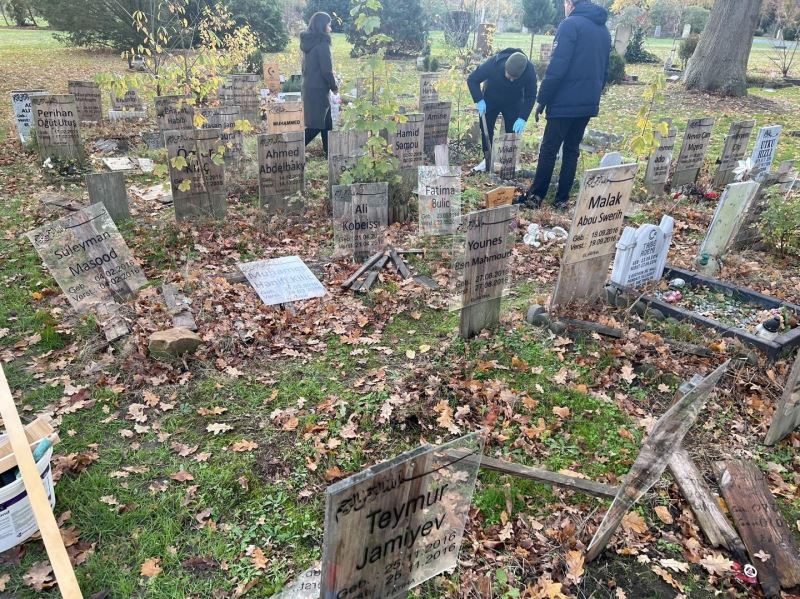 Almanya’daki Stöcken Müslüman Mezarlığı’na çirkin saldırı
