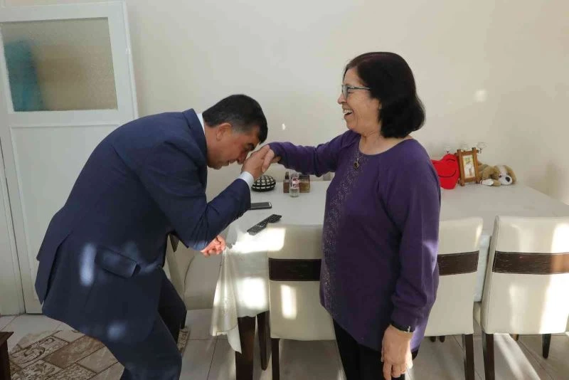 Başkan Fadıloğlu, öğretmenlerini unutmadı
